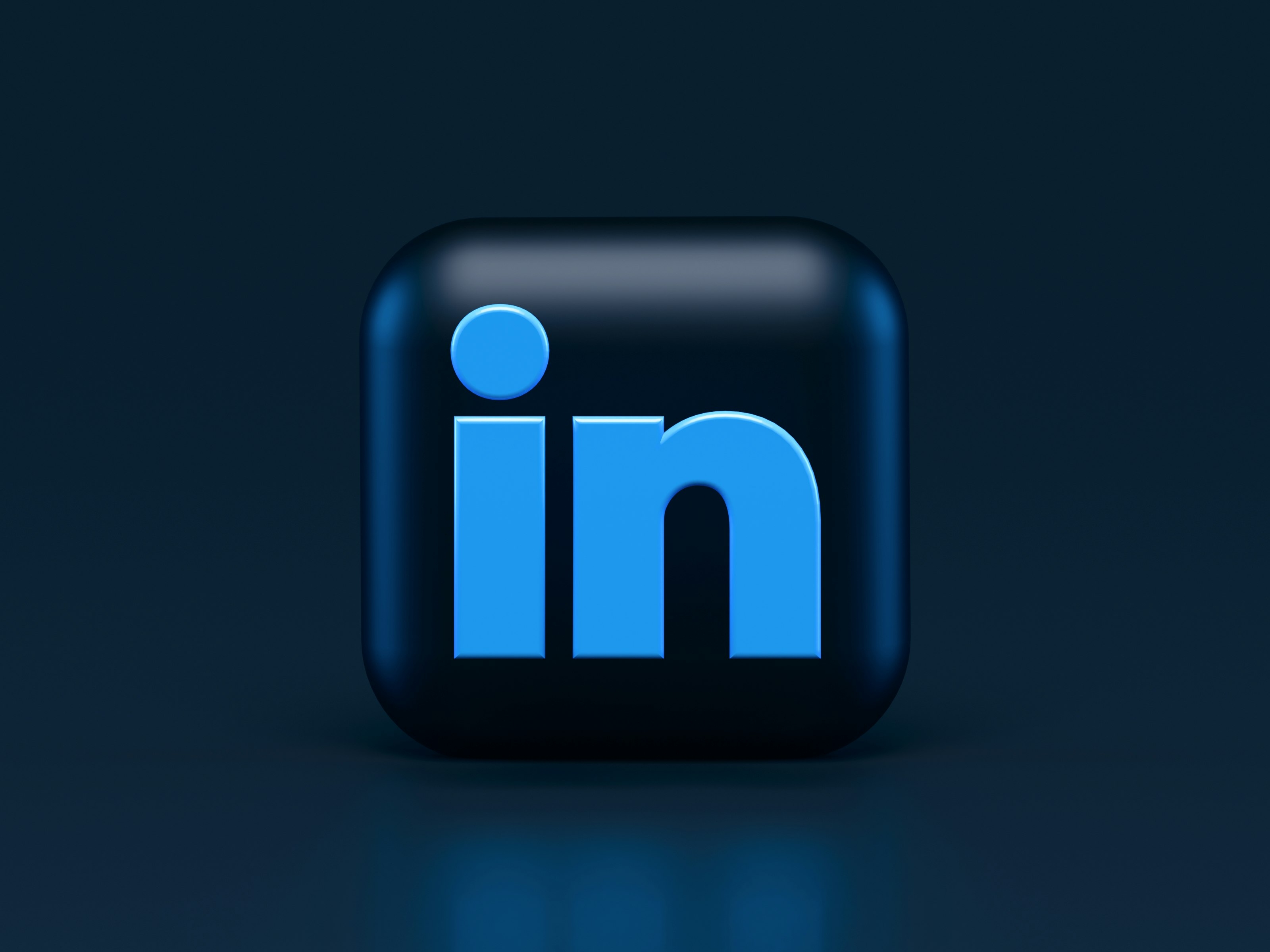 How to use LinkedIn to Find Clients as a Freelancer